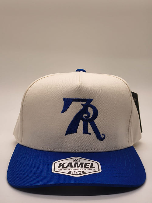 Gorra 7R Kamel crema con visera azul - frente